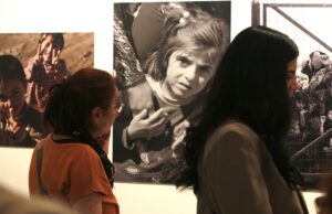 Bi Rêya Pêşangeheke Wêneyan Ber bi Dîroka Dijwar ve